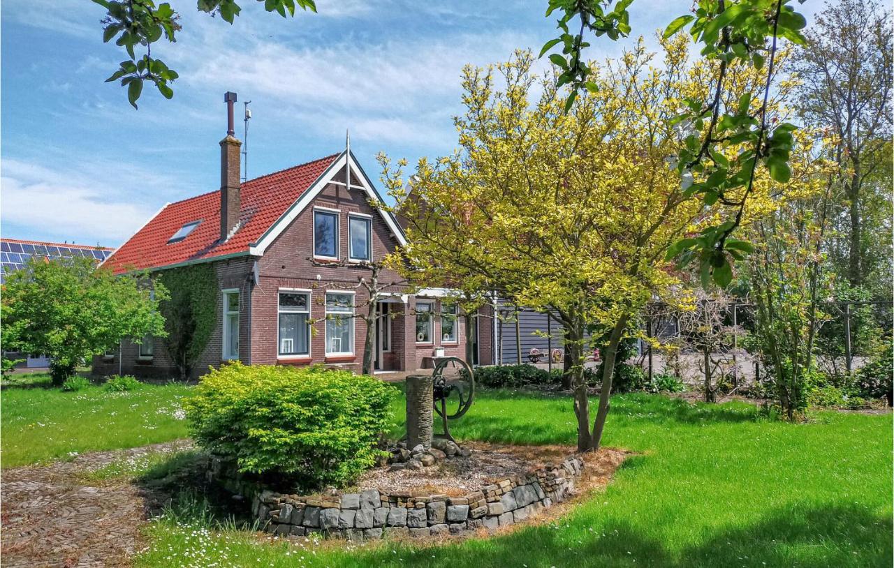 Gorgeous Home In Scharendijke With Kitchen Extérieur photo